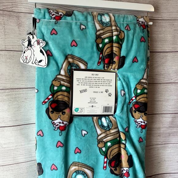 Pickle & Dot Mint Green Pug Dog Throw Blanket Cappuccino Coffee Cup Plush 60x70" - Picture 16 of 16